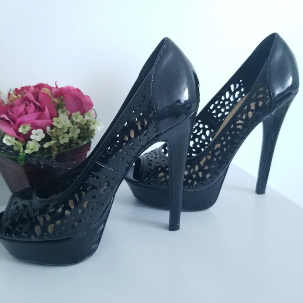 Black Lace Shiny Basic Platform Open Toe Heels - Picture 3 of 15
